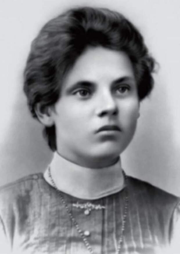 Фото открытых источников.   Мать Л.И.Брежнева в молодости