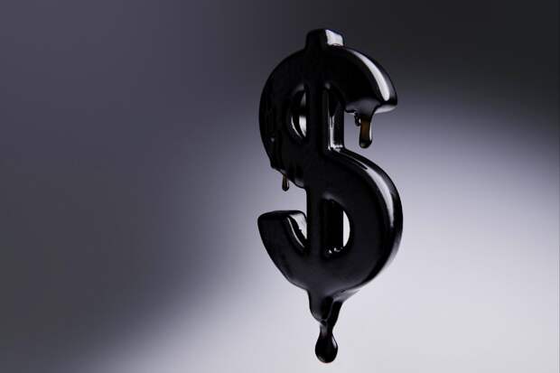 Миф о петродолларе: FT объясняет, что на самом деле держит доллар на вершине