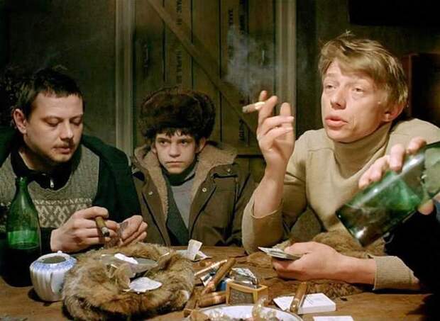 Кадр из фильма *Плюмбум, или Опасная игра*, 1986 | Фото: kino-teatr.ru Кадр из фильма *Плюмбум, или Опасная игра*, 1986 | Фото: kino-teatr.ru