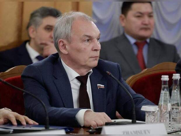 «Выкинули на улицу»: как депутат добился отставки некомпетентного чиновника