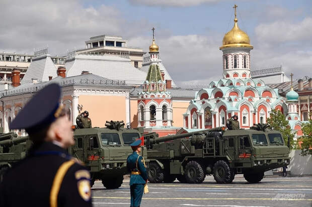 Ушаков: иностранные политики захотели прибыть в Россию на День Победы