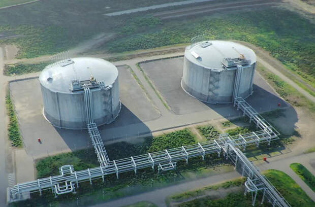 Запрет с отсрочкой: ЕС утвердил план полного отказа от российского СПГ