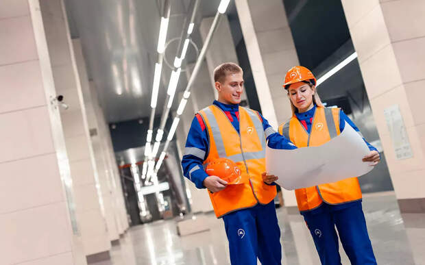 В Московском метро трудится все больше молодежи: чем привлекательна работа?