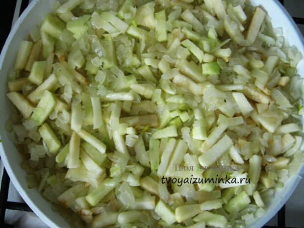 pirog_s_yablokami_i_lukom