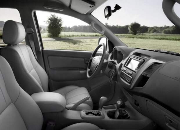 interior Toyota Hilux фото