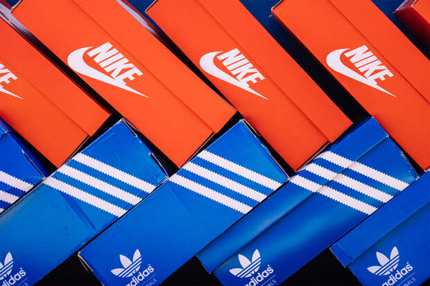 На российском маркетплейсе нашли тысячи фейковых вещей Nike и Adidas