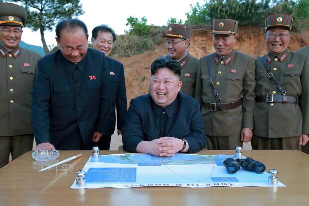 Ким продолжает отгрузки продукции ВПК. Южнокорейцы пишут, что русским уже складывать негде.