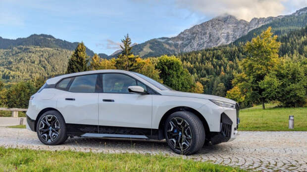 BMW iX тест драйв