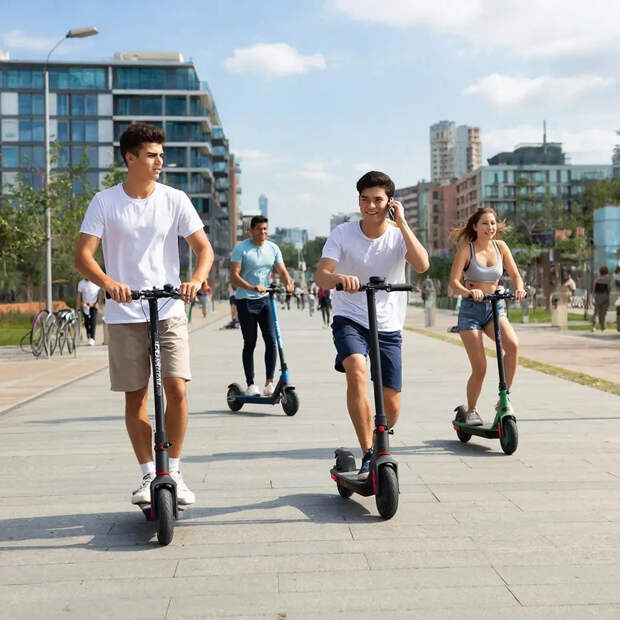 Введение штрафов за самокаты в парках и скверах отложено в Челябинской области