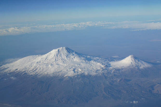 спящие вулканы Большой и Малый Арарат фото