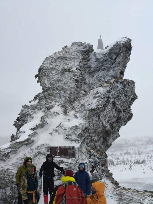 До перевала добралась вся группа.