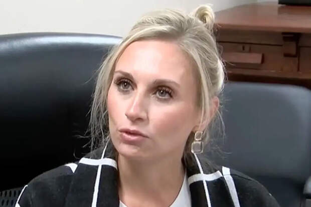 В США экс-мэр города совратила школьника на глазах у своих детей