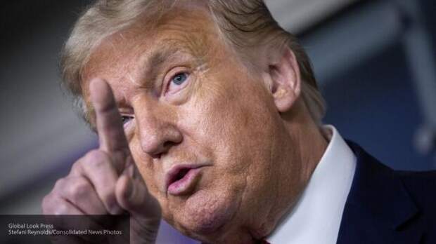 Трамп планирует помиловать "очень важного человека" Трамп планирует помиловать "очень важного человека"