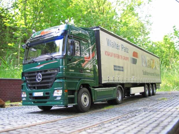 4776271_mercedes-actros_2