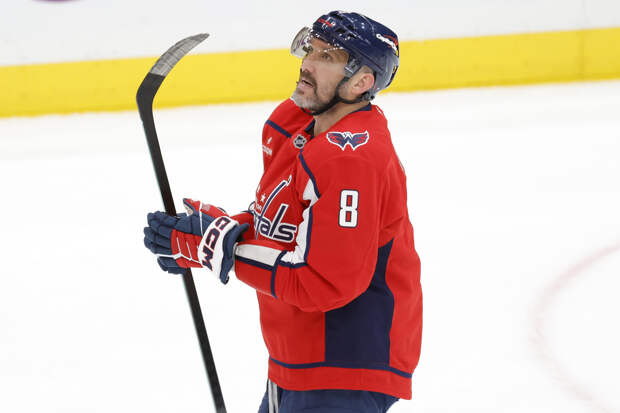 Мать Овечкина оценила вероятность продолжения форвардом карьеры в НХЛ