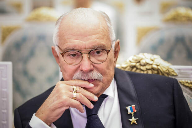 Михалков дал совет страдающим от похмелья