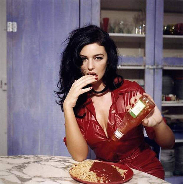 Монике Беллуччи 54