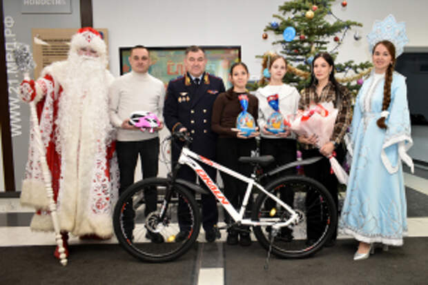 Министр внутренних дел по Чувашской Республике Сергей Кондрашов поддержал Всероссийскую благотворительную акцию «Елка желаний»