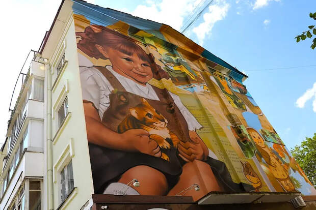 Шесть домов в Орле украсили вдохновленными русской литературой муралами