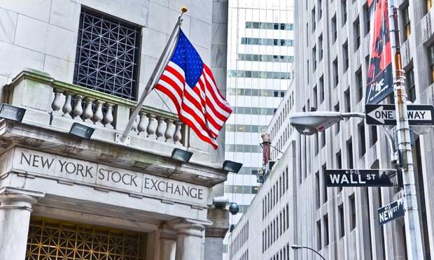 Один из финансовых центров мира, Нью-Йоркская фондовая биржа на Уолл-Стрит