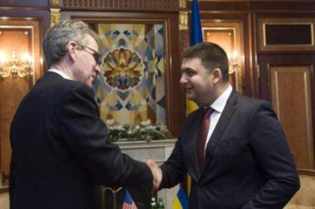 США похвалили премьера Гройсмана за геноцид украинцев