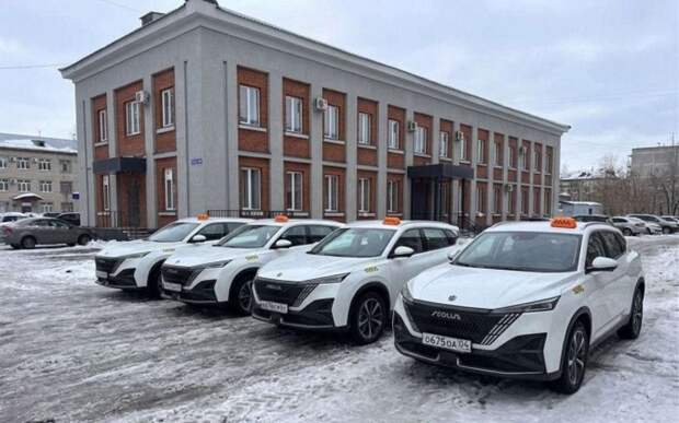 «Китайцы» вышли на работу: в такси Сибири и Дальнего Востока новая модель