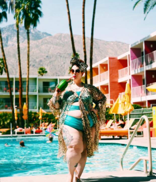 Plus-size модель показала фото в бикини