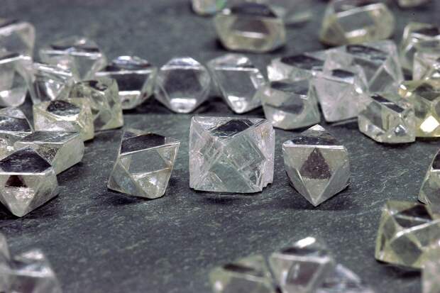 Европа столкнулась с сопротивлением при ужесточении санкций против алмазов из России