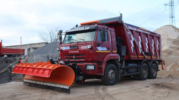 В Керчи на круглосуточном дежурстве находятся три единицы спецтехники