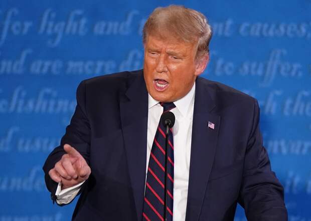Трамп во время дебатов многократно перебивал Байдена