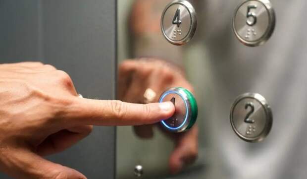 Почти 4,5 тыс. лифтов заменили в Москве в 2025 году по программе капремонта