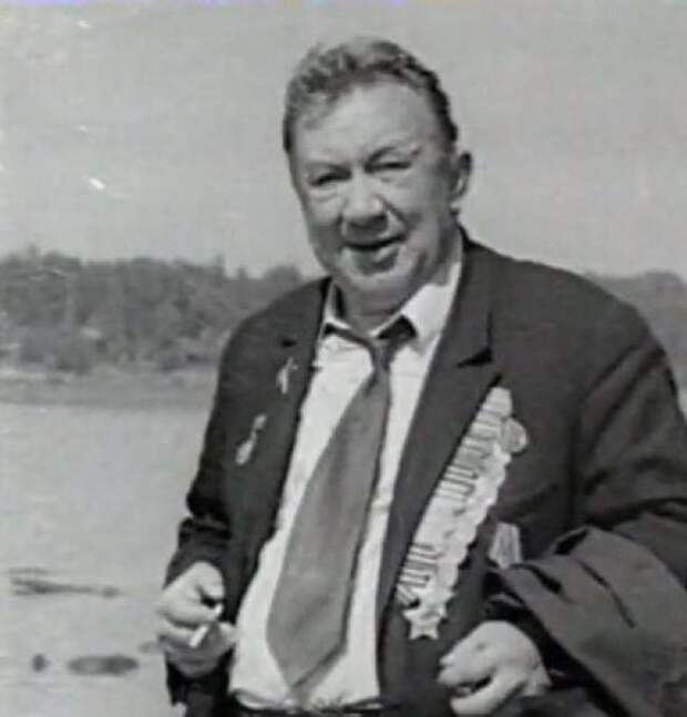 Кто был прототипами героев фильма «В бой идут одни старики» Кто был прототипами героев фильма «В бой идут одни старики» Быков, в бой идут одни старики, кино, прототипы персонажей