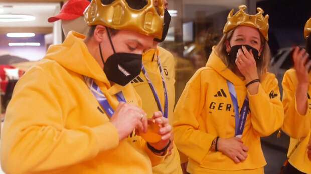 Медали Олимпиады-2026 рассыпаются в руках спортсменов