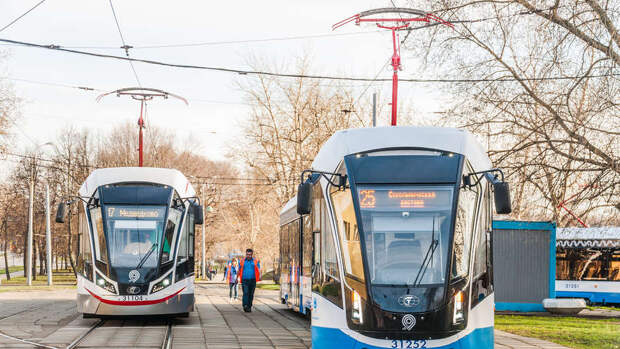 В Москве трамваи задерживаются на Краснобогатырской улице по техпричинам