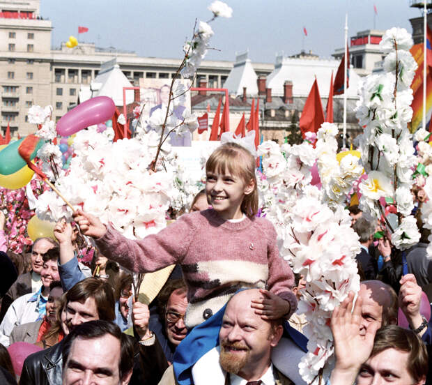 «Мир! Труд! Май!» Открытки с 1 Мая: 110+ картинок и поздравлений на Праздник весны и труда
