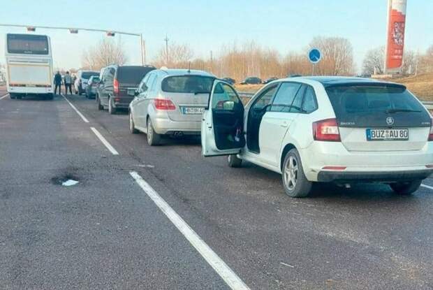 Немцы и поляки массово рванули в Калининградскую область из-за резкого роста цен на бензин на фоне конфликта на Ближнем Востоке