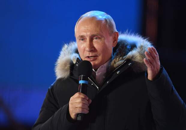 Россия обречена на успех: Путин выступил на концерте в центре Москвы