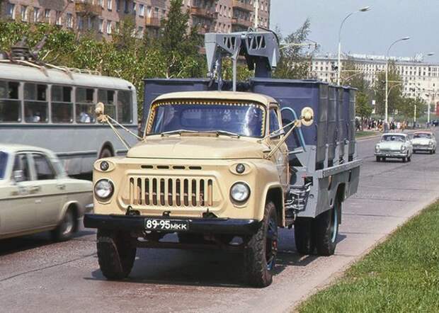 14 ламповых фотографий с автомобилями времен СССР 14 ламповых фотографий с автомобилями времен СССР
