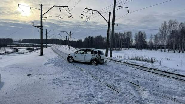 ДТП на железнодорожном переезде / Фото: алтайское МВД