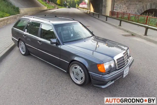 Как снять обшивку задней двери на w124