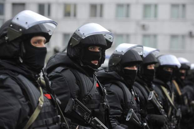 ФСБ устроила «охоту» на вооружённых преступников