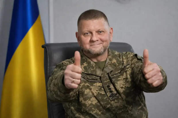 Залужный продолжает «топить» Зеленского