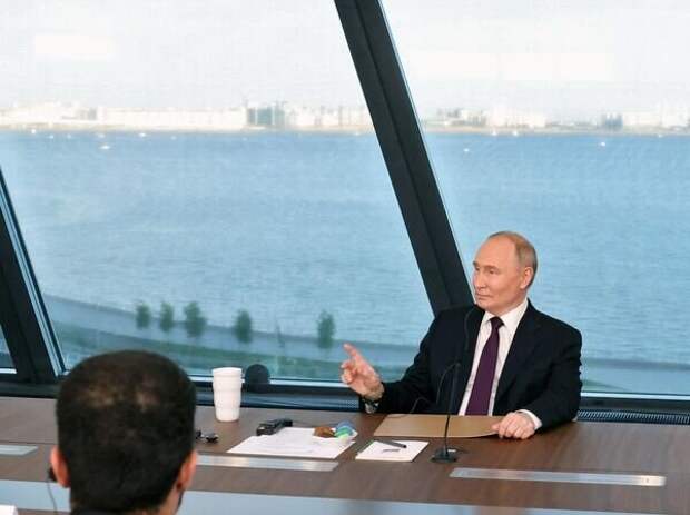 Страшилки от Запада и нейтральность Востока: мировые СМИ обсуждают встречу Путина с представителями международных информагентств