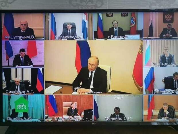 НТВ может полголовы заместить логотипом... профессионально