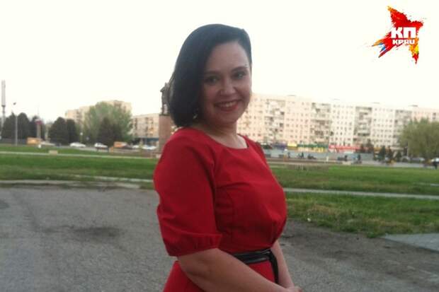Ангелина держится уверенно. Ей хочется быстрее все это забыть.