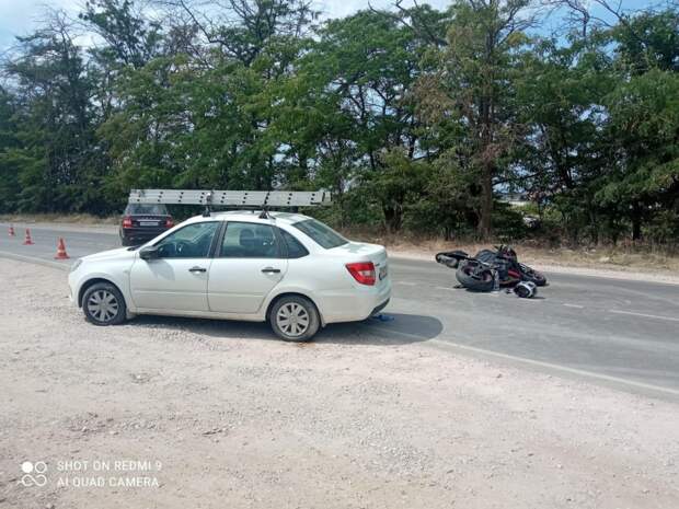 Под Севастополем водитель автомобиля Lada насмерть сбил мотоциклиста
