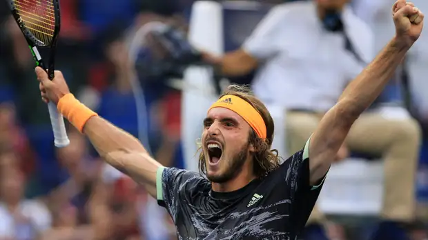 Циципас обыграл Зверева и вышел в полуфинал Итогового турнира ATP