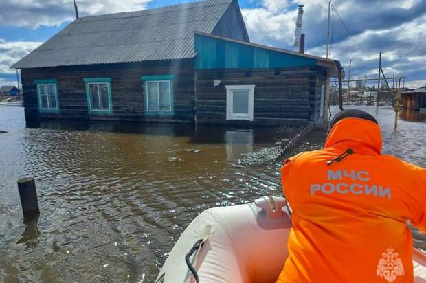 В Якутии ввели режим ЧС из-за паводка