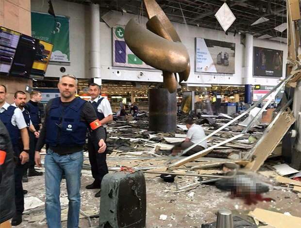 Последствия взрыва в аэропорту Завентем. Фото:Твиттер @StudioElective 