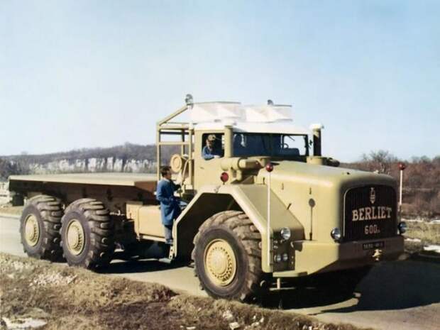 Berliet T100: гигантский французский грузовик середины XX века
